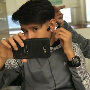 Meet your Posher, Adrian